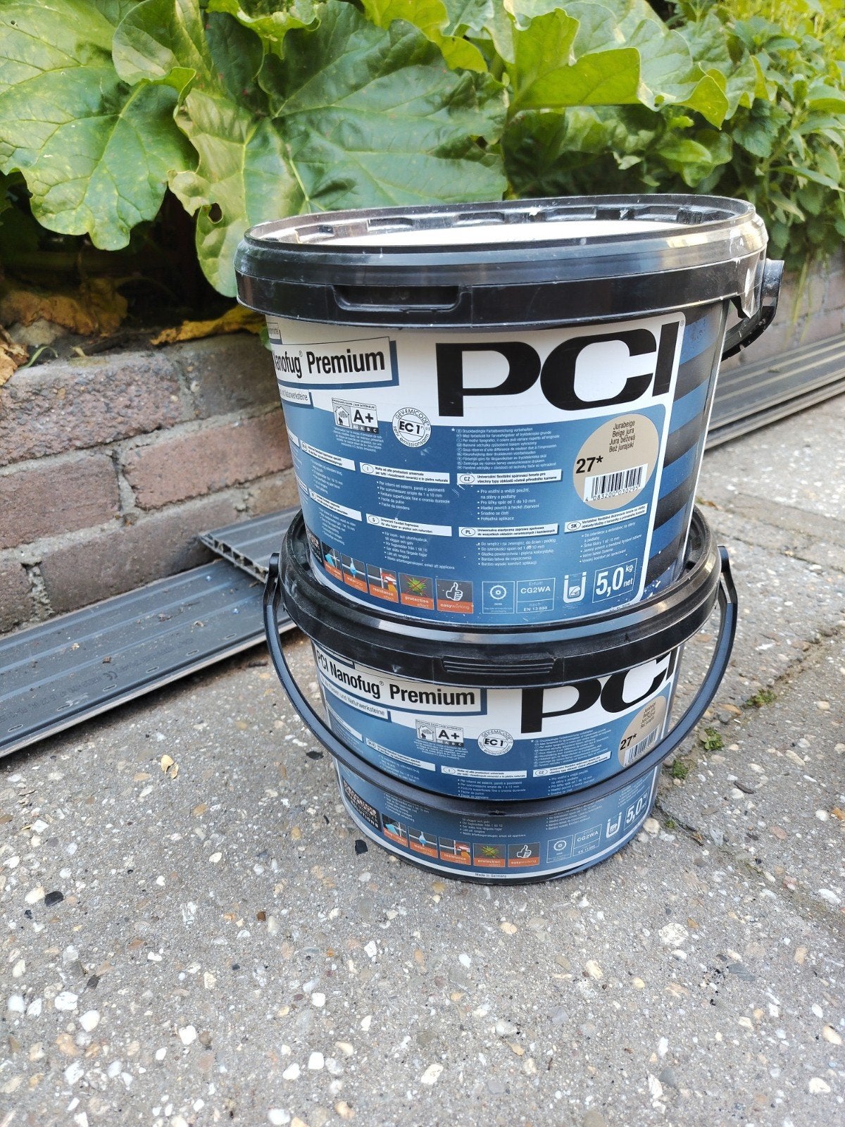 Twee emmers PCI Nanofug Premium voegmortel - Jurabeige, 5 tot 10 liter, Ophalen, Nieuw, Beige