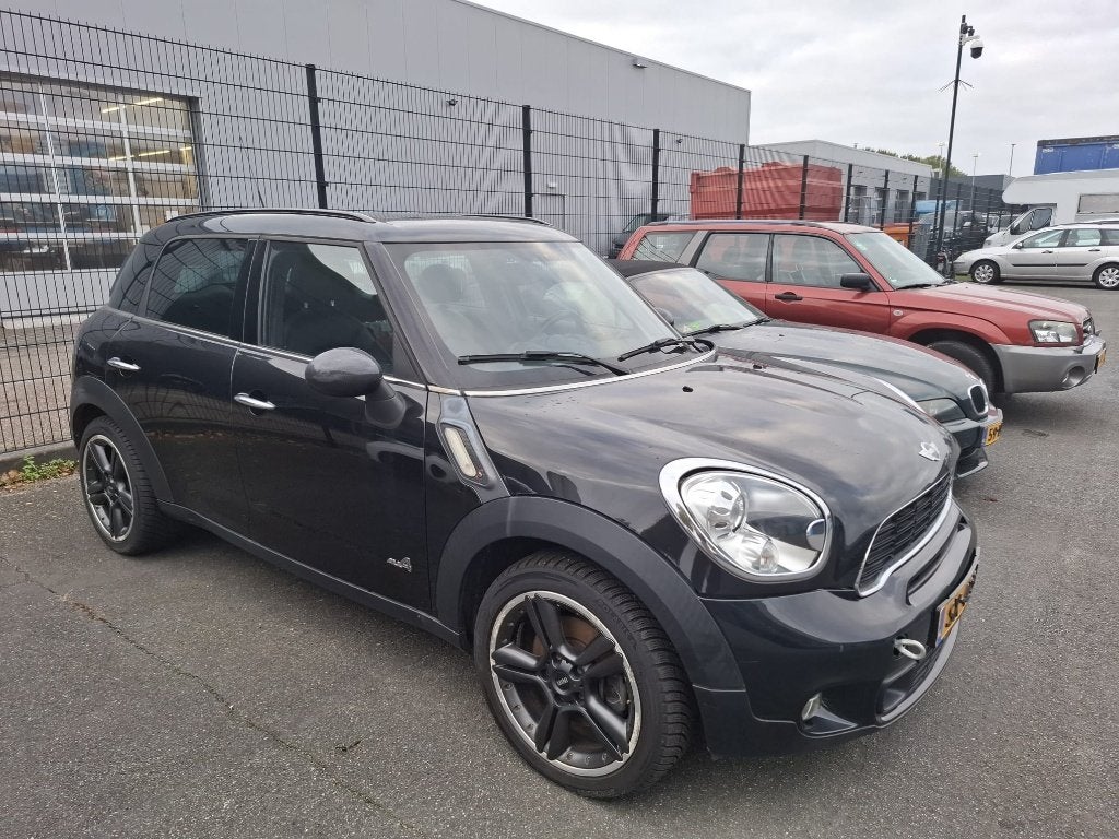 MiniCountryman 1.6 CooperS All4 2011 Zwart LET OP RIJDT NIET, Auto's, 15 km/l, 4 stoelen, Zwart, Leder