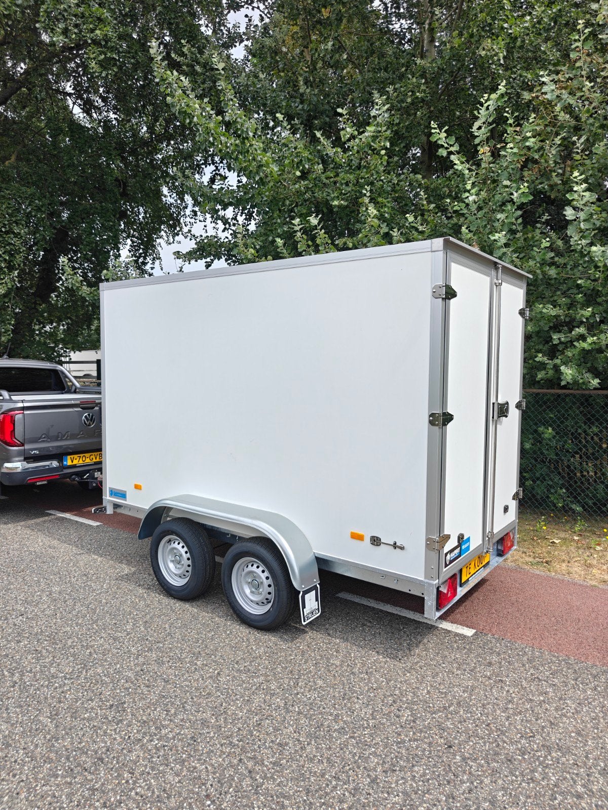 Demo Hapert gesloten aanhanger 2000KG, Ophalen of Verzenden, Zo goed als nieuw