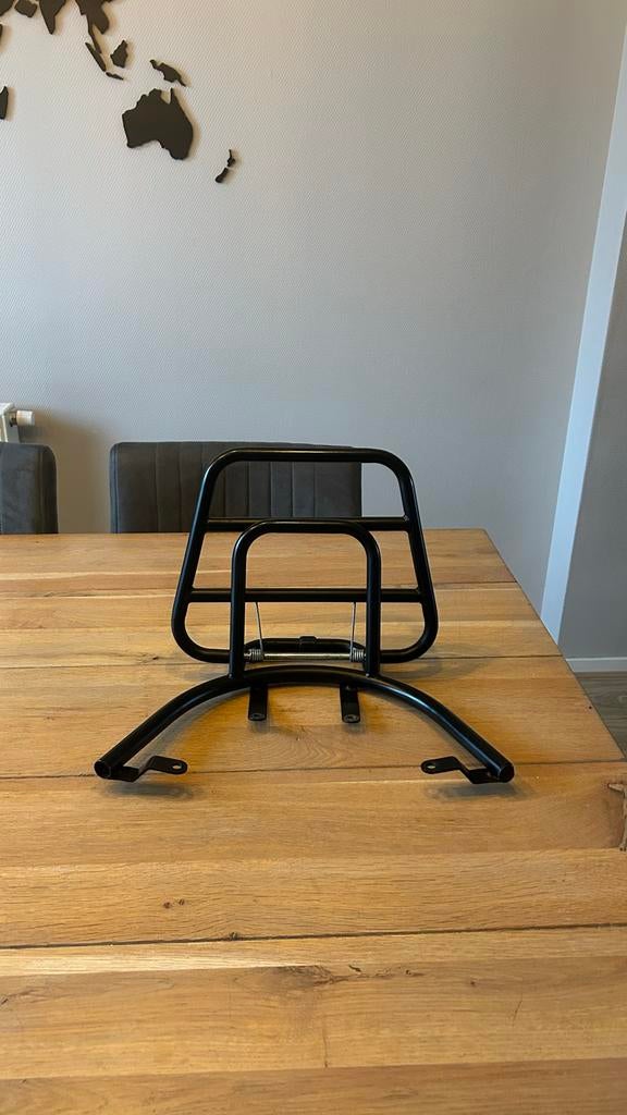Zwart scooter rekje - Zo goed als nieuw, Ophalen of Verzenden, Zo goed als nieuw, Overige typen, Overige merken