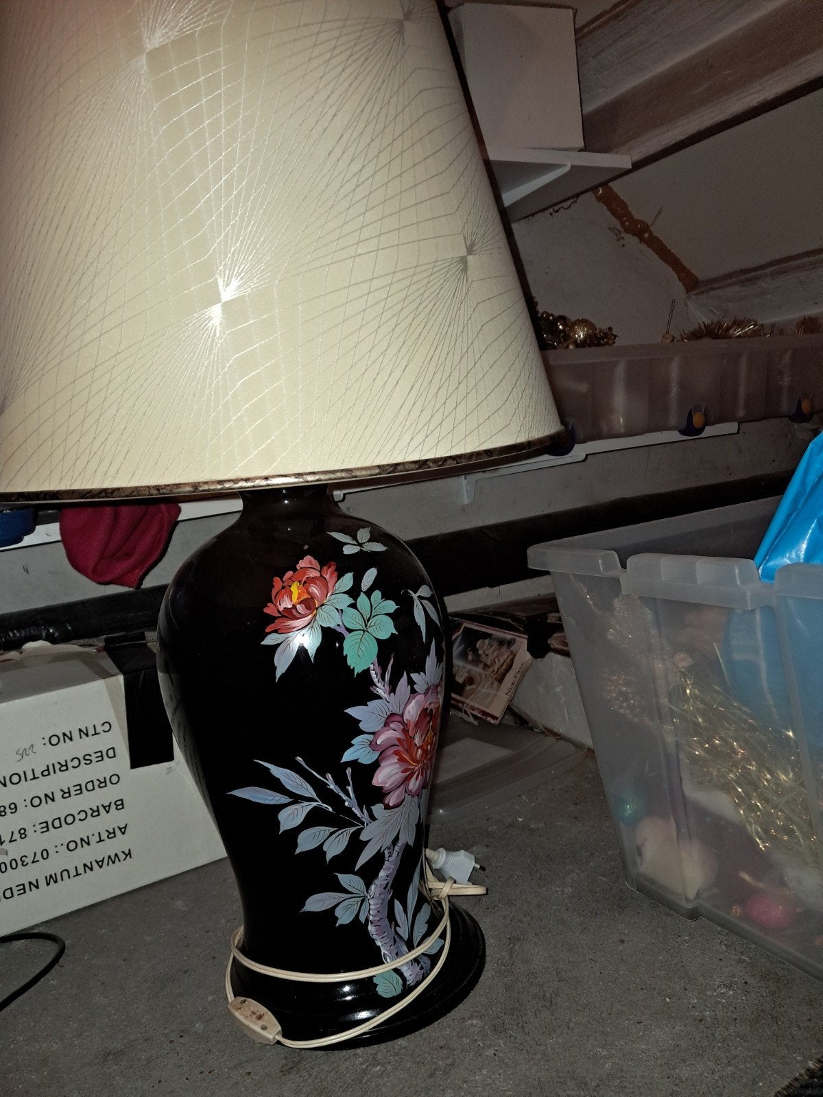 Chinoiserie Tafellamp Zwart met Pioenrozen, Ophalen, Steen/keramiek, Gebruikt, Met kap