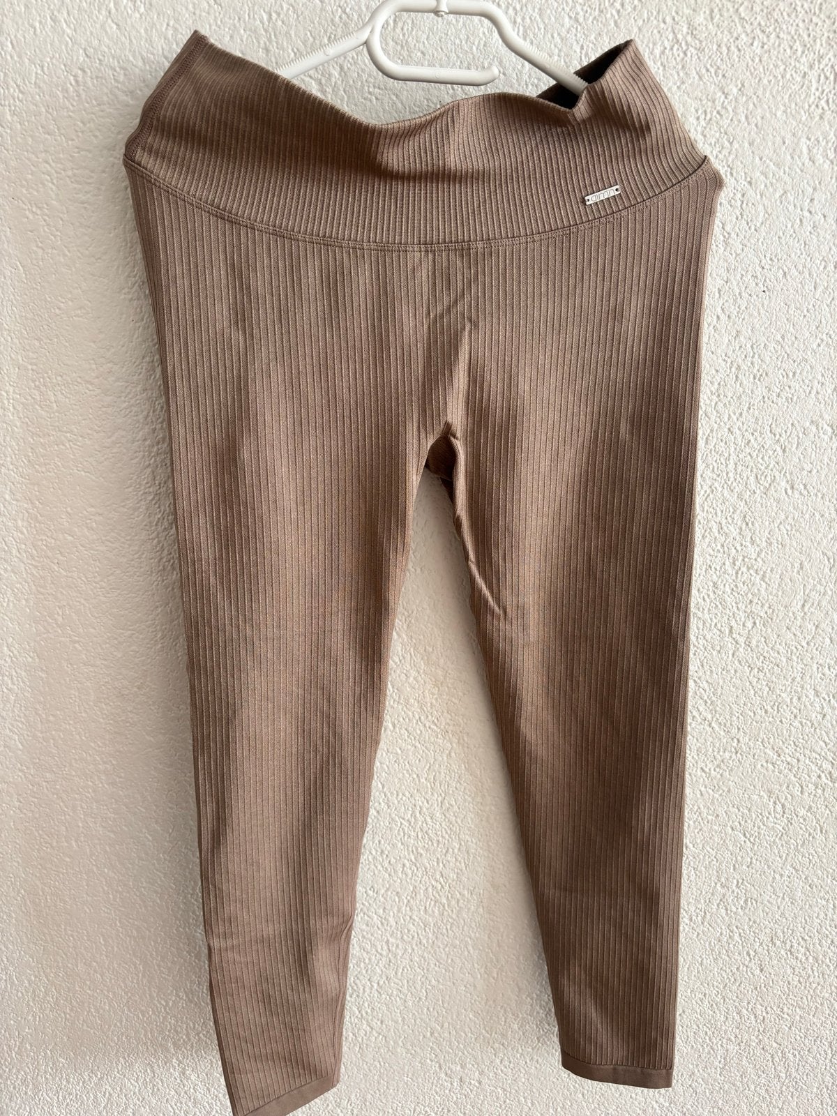 Aim'n geribbelde legging - Maat L, Kleding | Dames, Legging, Beige, Ophalen of Verzenden, Maat 44/46 (L)