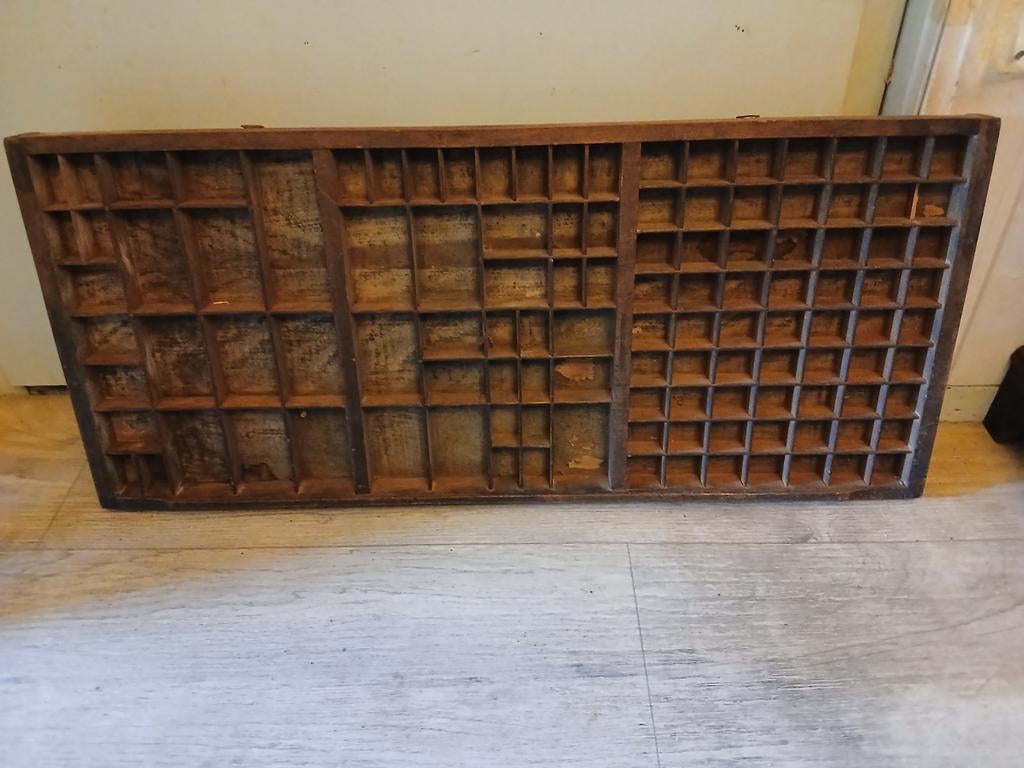 ANTIEKE HOUTEN DRUKLADE VOOR LETTERPRESSEN Miller & Richard, Ophalen, Minder dan 50 cm, Minder dan 50 cm