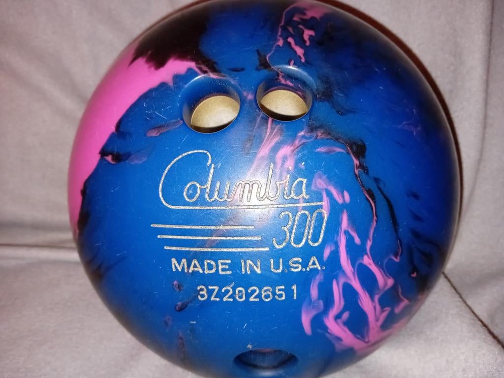 BOWLINGBAL MERK COLUMBIA 300 WD + BOWLING TAS, Sport en Fitness, Bowlen, Ophalen of Verzenden, Zo goed als nieuw, Bal