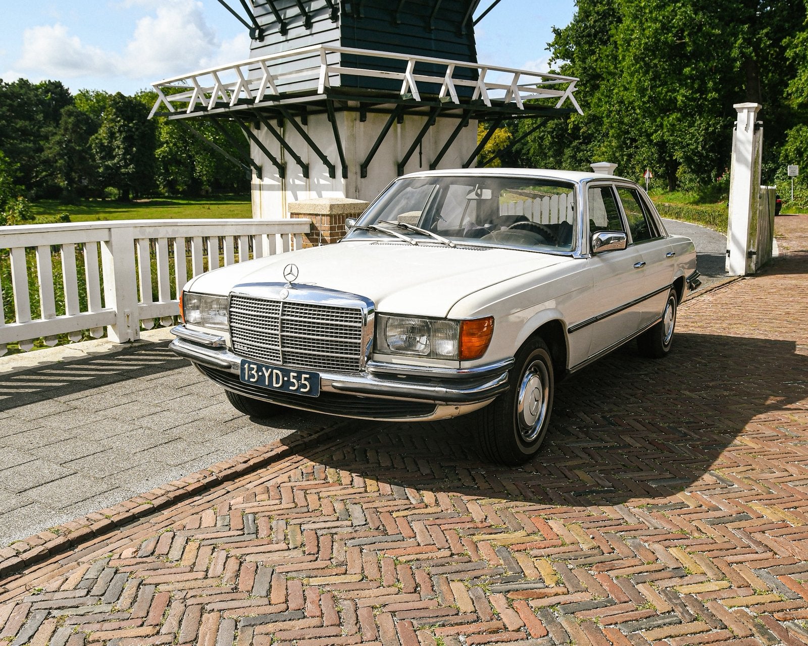 Mercedes-Benz S-Klasse 2.7 280 S 1973 Wit Oldtimer, foto 3