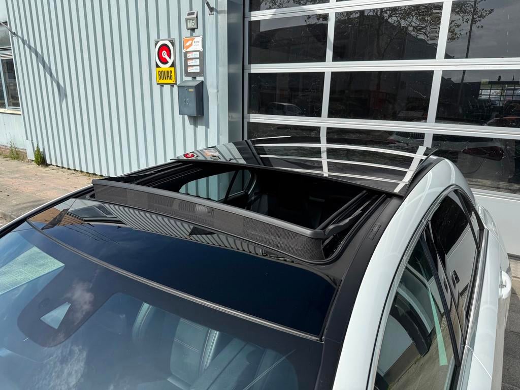 Mercedes-Benz A-klasse 200 AMG PDC+CAM/LEER/NAVI/AMG18/PANO, Auto's, 12 maanden, Gebruikt, 4 cilinders, 19 km/l