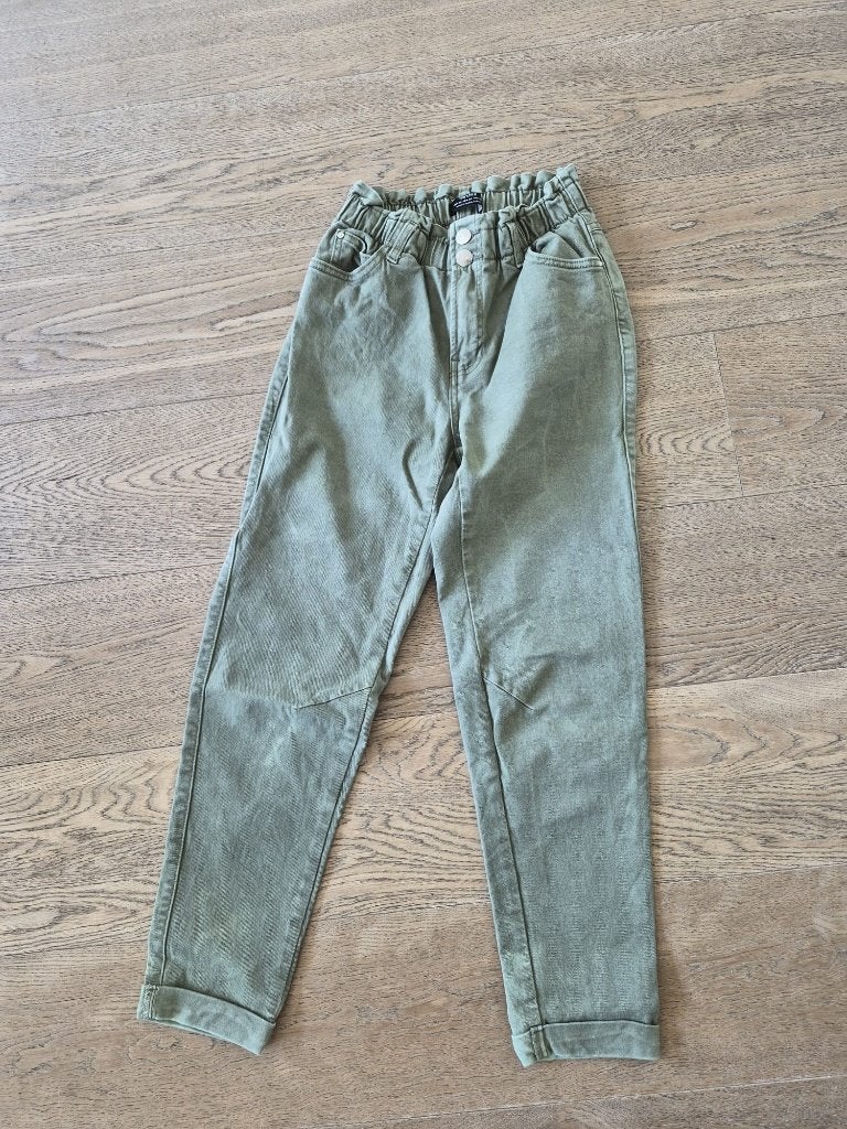 Broek Bershka maat 34 dames - groen, Zo goed als nieuw, Maat 34 (XS) of kleiner, Lang, Groen