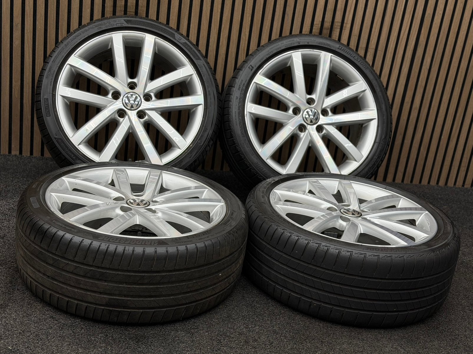 Originele 18 inch VW Golf Vancouver 5x112 ET51 Bridgestone, Ophalen, 18 inch, ., Banden en Velgen