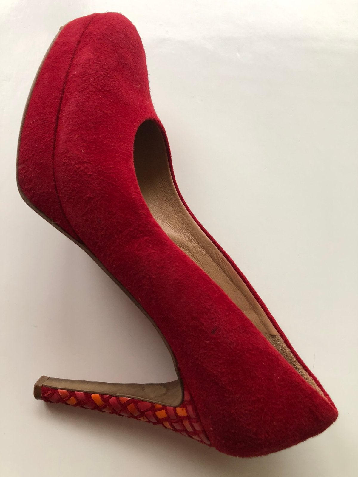 Te koop; leren pumps, rood, maat 39, nieuwstaat, Ophalen of Verzenden