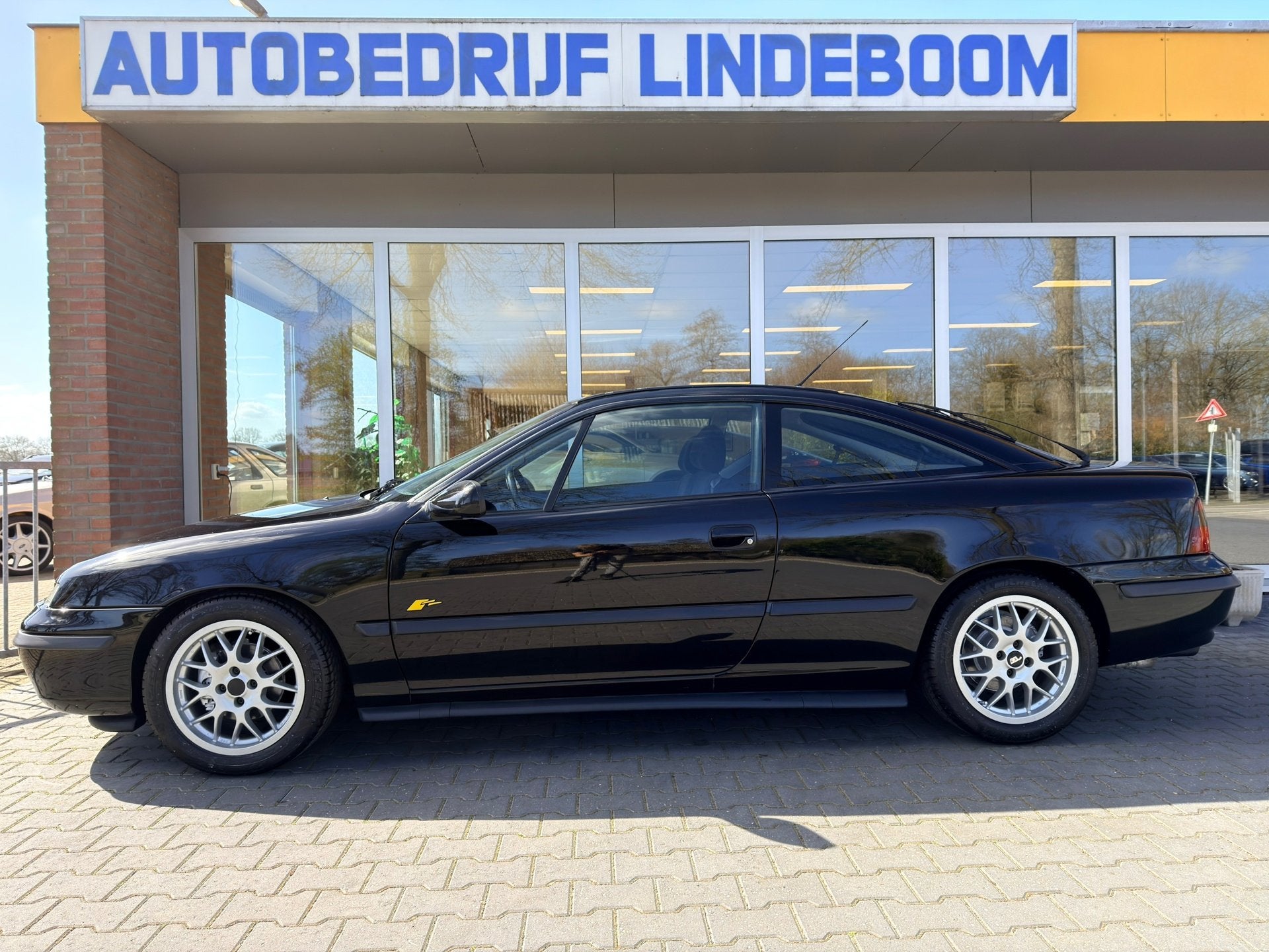 Opel Calibra 2.0i-16V DTM Edition 0653 Irmscher verlagings s, Auto's, Opel, 1998 cc, Zwart, 4 cilinders, Zwart
