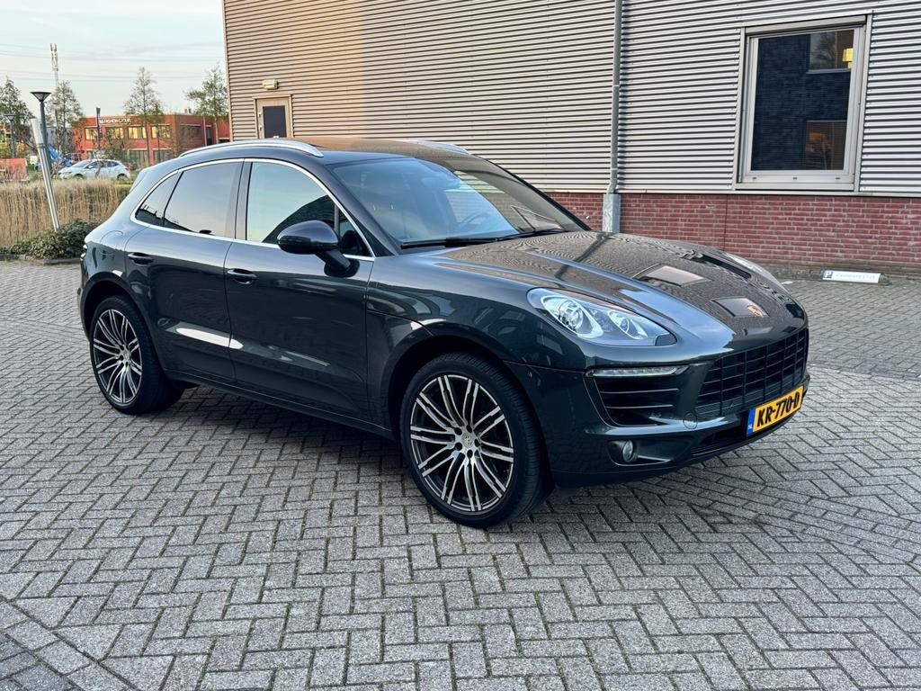 Porsche Macan 2.0 Luchtvering / Panodak / Carplay / Trekhaak, Auto's, Porsche, Euro 6, 4 cilinders, Bruin, Vierwielaandrijving