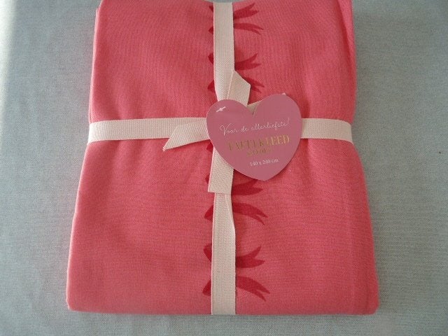 mooi roze katoenen  tafelkleed  140x240 cm. Nieuw, Huis en Inrichting, Tafelkleden, Nieuw, Ophalen of Verzenden, Katoen, Roze