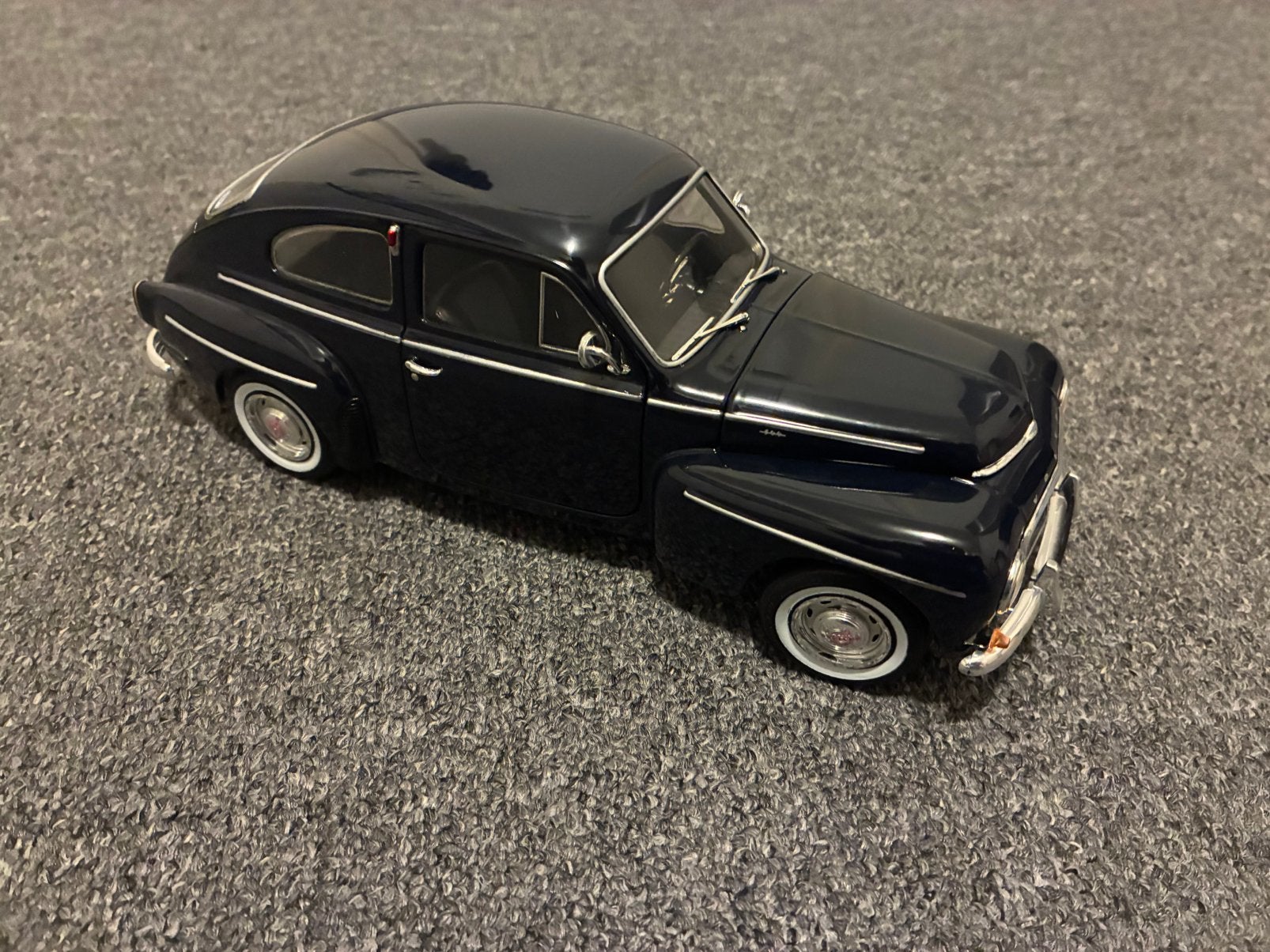Volvo PV 544 Katterug Kattenrug Revell 1:18 Donker Blauw, Ophalen of Verzenden, Gebruikt, Auto, Revell