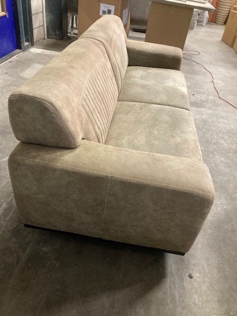 stoere 3 zitsbank stof groen beige velvet  metalen poot, Huis en Inrichting, Banken | Bankstellen, Ophalen, Driepersoons, 75 tot 100 cm