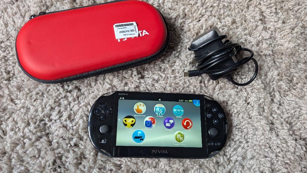 Sony Playstation Vita Slim + SD Adapter & Case, Ophalen of Verzenden, Zo goed als nieuw, Zwart
