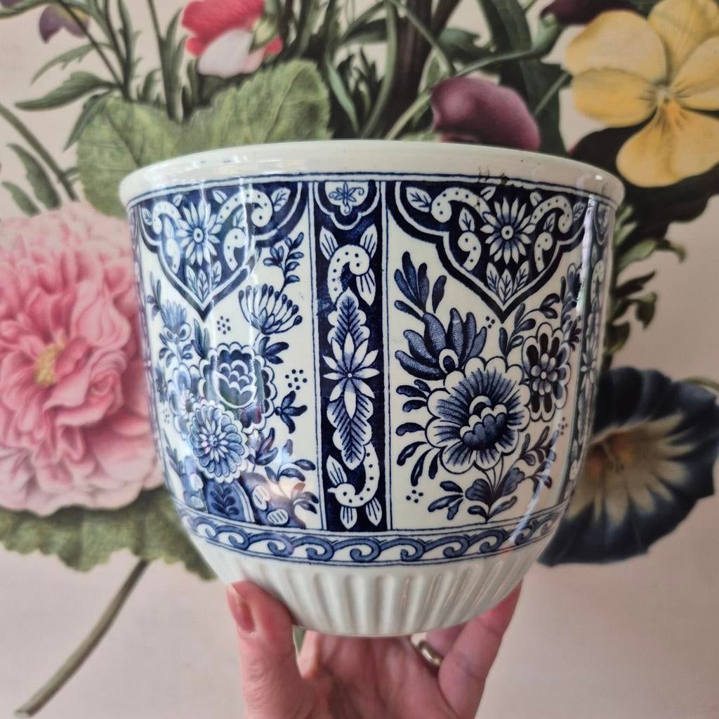 Oude bloempot delfts blauw, Maastricht, Tuin en Terras, Bloempotten, Aardewerk, Minder dan 40 cm, Minder dan 25 cm, Rond, Ophalen of Verzenden