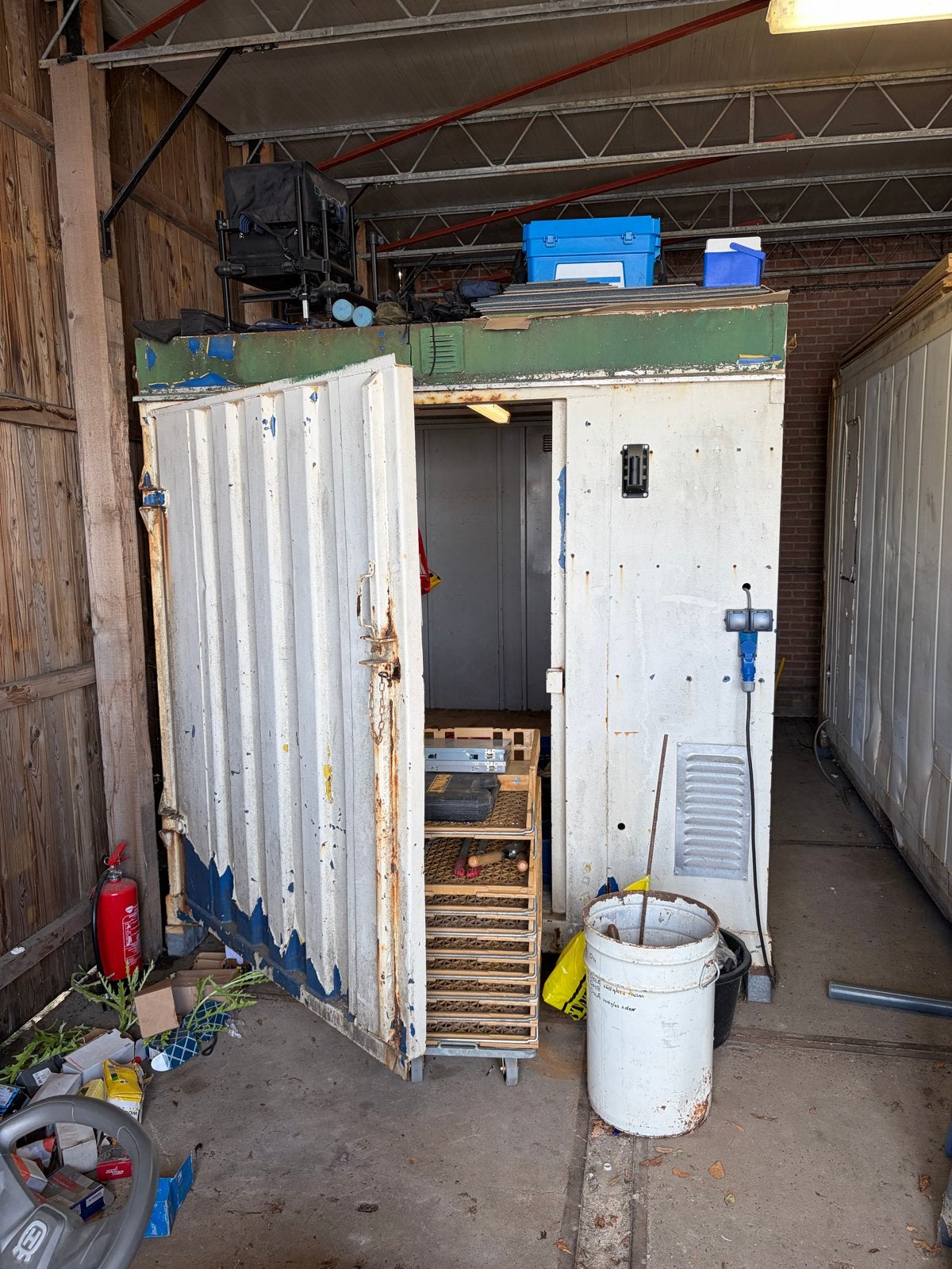 12 ft gereedschapscontainer, waterdicht, incl. stelling