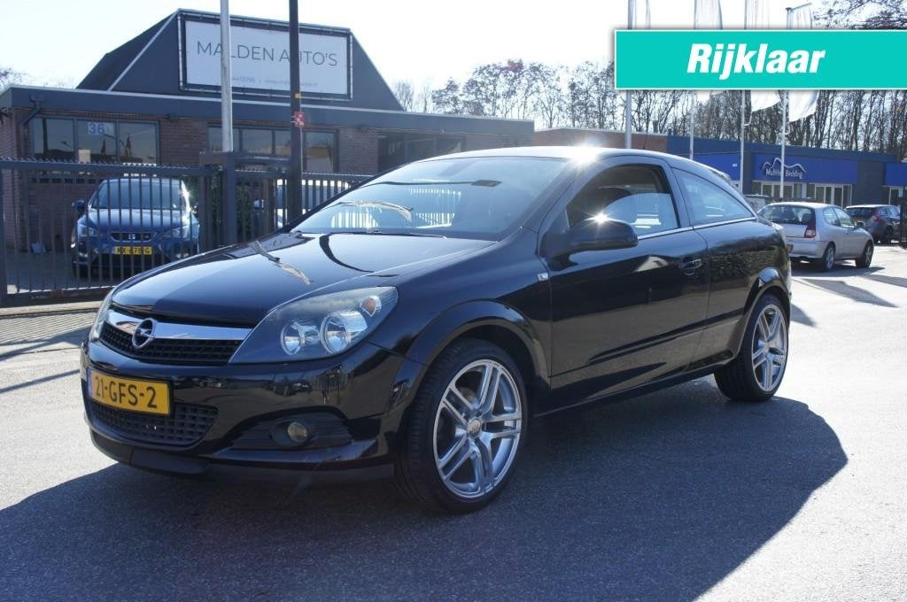 Opel ASTRA GTC 1.8 COSMO TREKHAAK/CRUISE/AIRCO/H.LEDER/18 IN, Voorwielaandrijving, Parkeersensor, Gebruikt, 4 cilinders