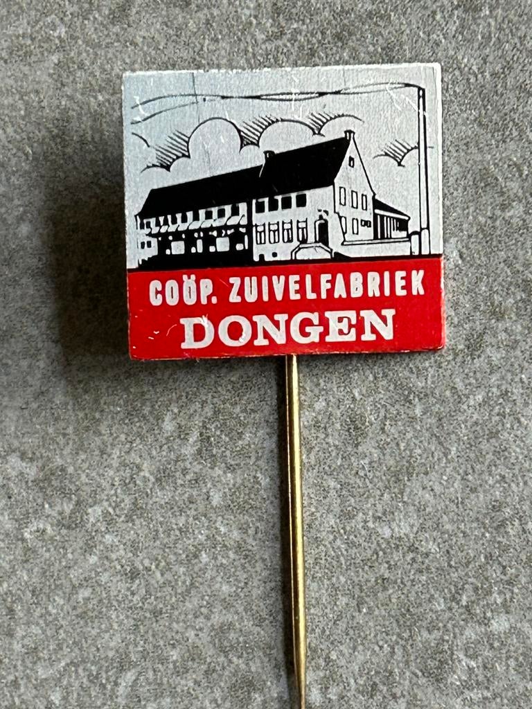 Dongen zuivelfabriek, Verzamelen, Speldjes, Pins en Buttons, Ophalen of Verzenden, Overige onderwerpen, Speldje of Pin