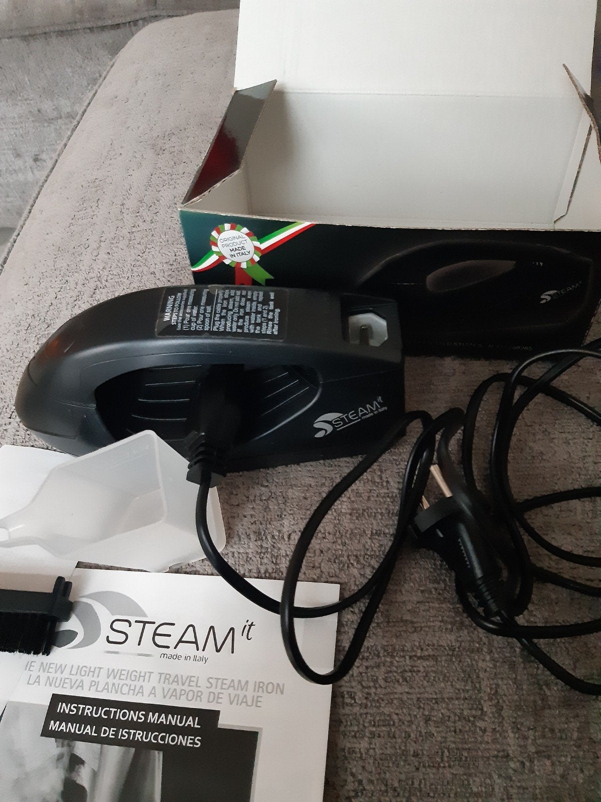STEAMit reisstrijkijzer met snoer - Nieuw in doos, Ophalen of Verzenden, Nieuw, Strijkijzer met snoer