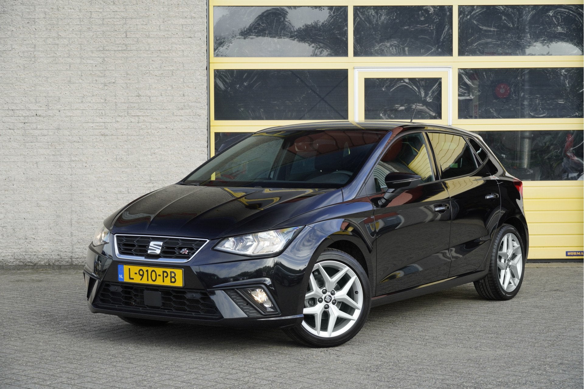 SEAT Ibiza 1.0 TSI 5drs FR Business Intense BJ2021 Lmv 17" |, Dealer onderhouden, Stof, 580 kg, Parkeersensor