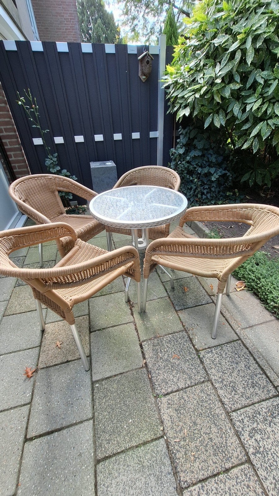 Gezellige tuinset met 4 stoelen en glazen tafel, Ophalen, 4 zitplaatsen, Gebruikt, Rotan