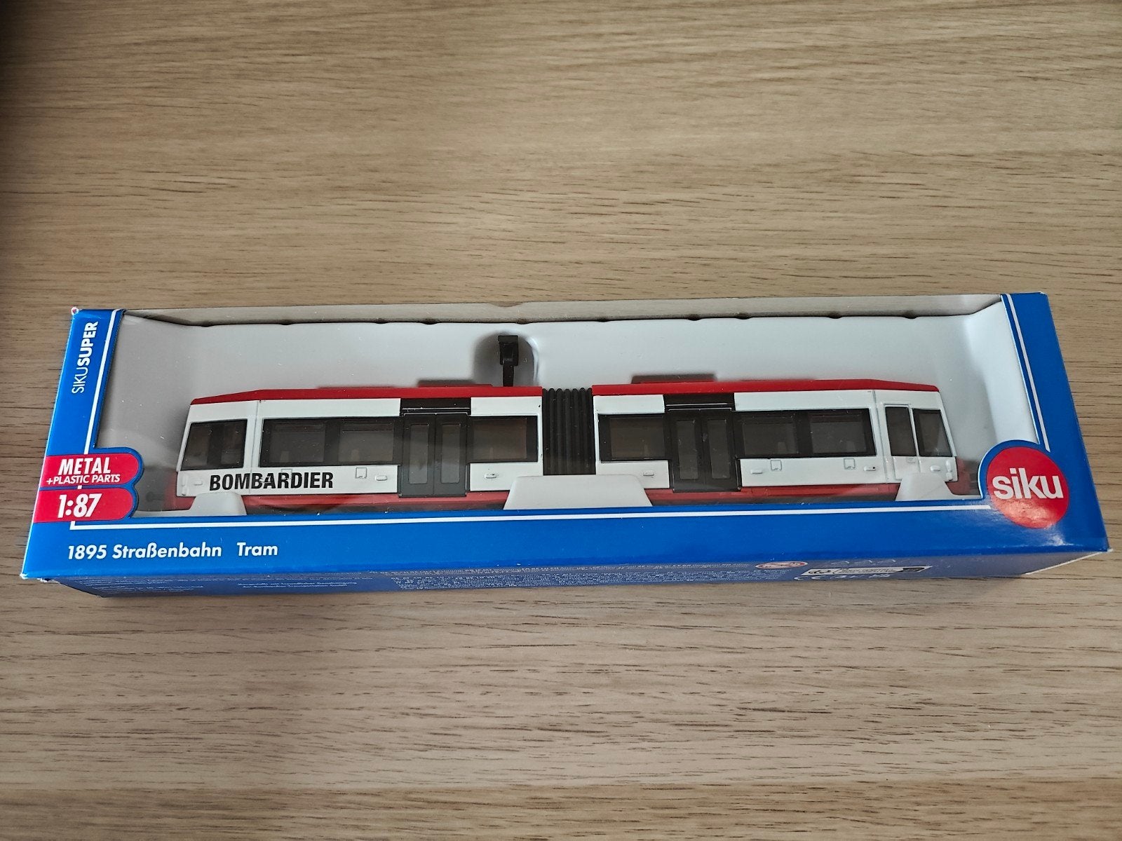 Siku Super 1895 Bombardier tram, Ophalen of Verzenden, Nieuw, Overige typen, Overige merken