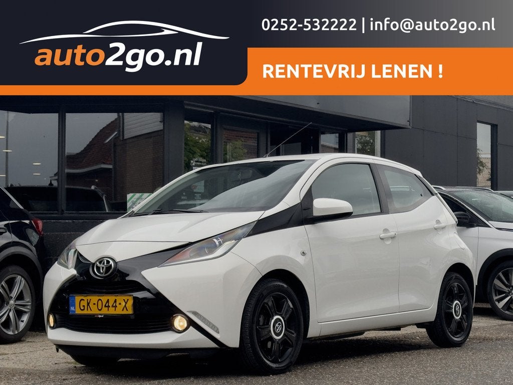 Toyota Aygo 1.0 VVT-i X-PLAY AIRCO CAMERA LED LMV (bj 2015), Voorwielaandrijving, Euro 5, Stof, Gebruikt