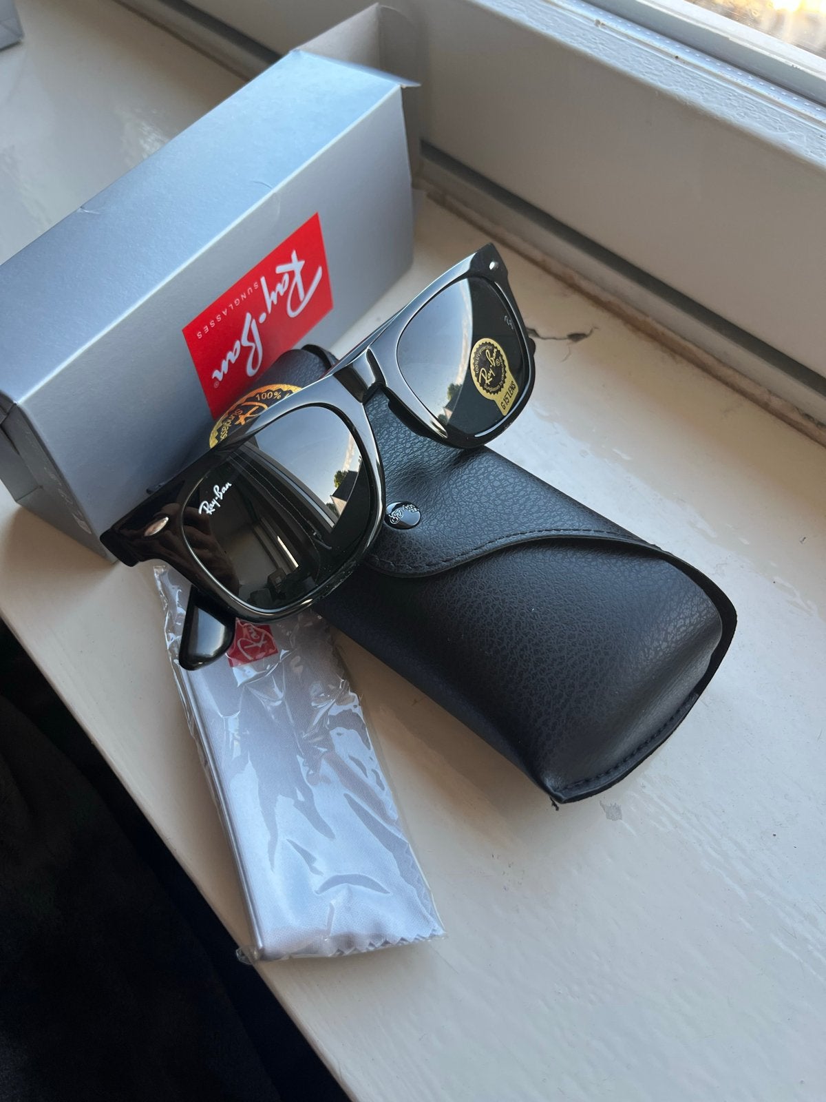 Ray-Ban Wayfarer zonnebril - Nieuw en ongedragen, Zonnebril, Zwart, Nieuw, Ophalen of Verzenden