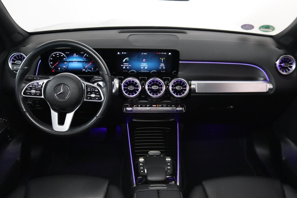 Mercedes-Benz GLB 180 Luxury 7-Persoons, Panoramadak, Leder,, Auto's, Mercedes-Benz, 136 pk, Gebruikt, 4 cilinders, 7 stoelen