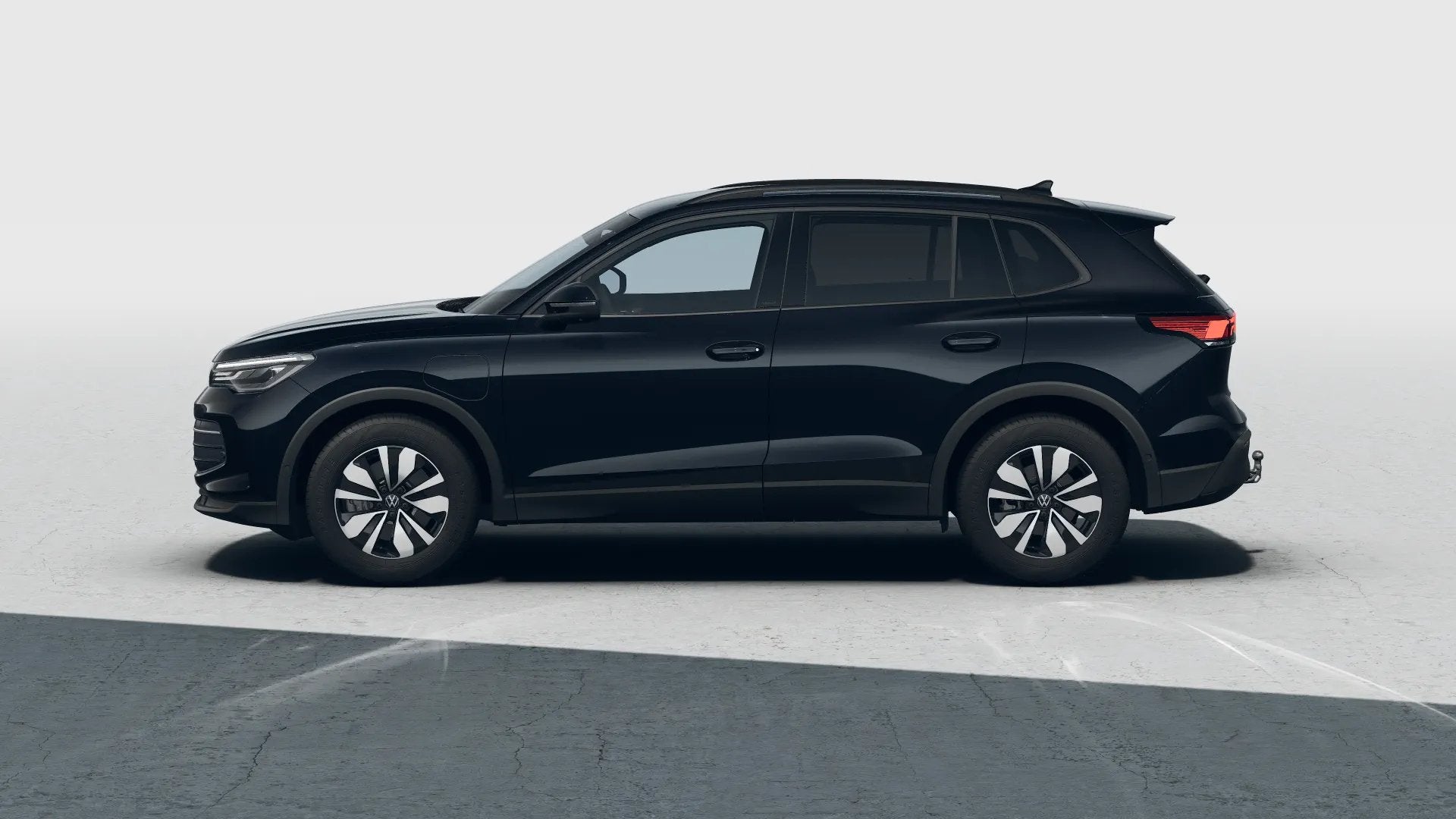 Volkswagen Tiguan, 1800 kg, Euro 6, 135 min, Zwart