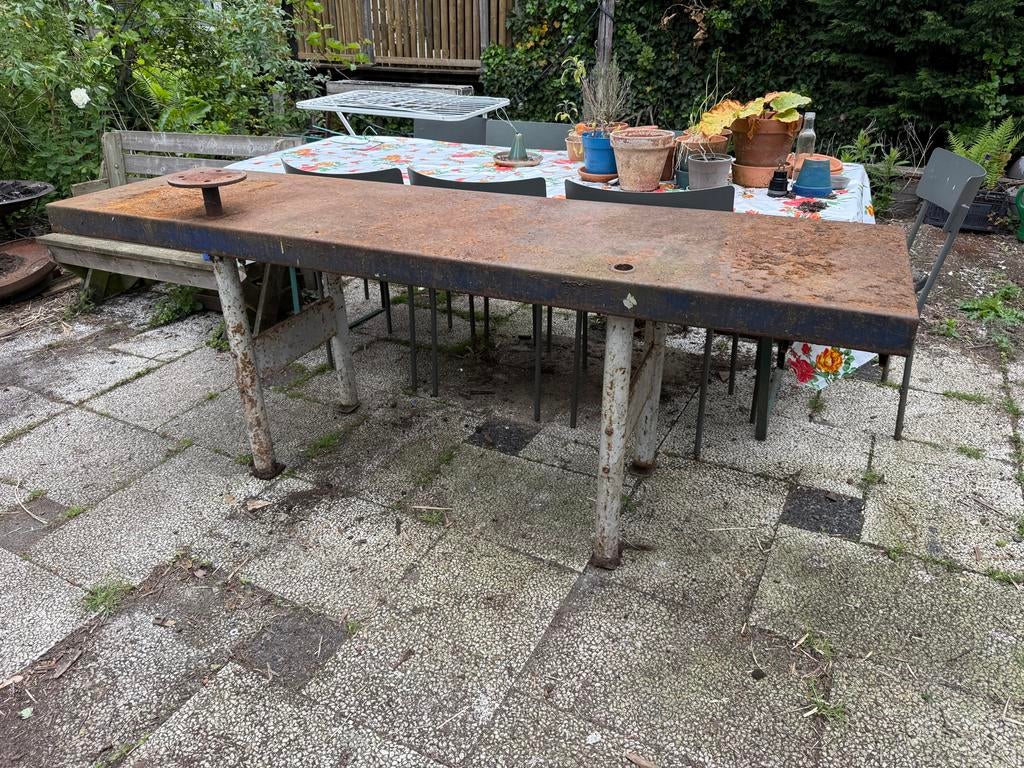 Robuuste stalen werkbank met bankschroefbevestiging, Doe-het-zelf en Verbouw, Werkbanken, Ophalen, Gebruikt, 170 cm of meer, Bankschroef