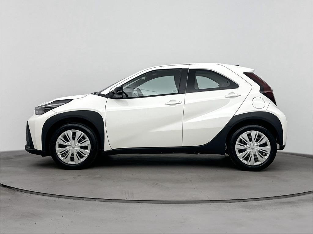 Toyota Aygo X Hybrid 115 play Private lease vanaf € 299,-, Stof, Gebruikt, Euro 6, 4 stoelen