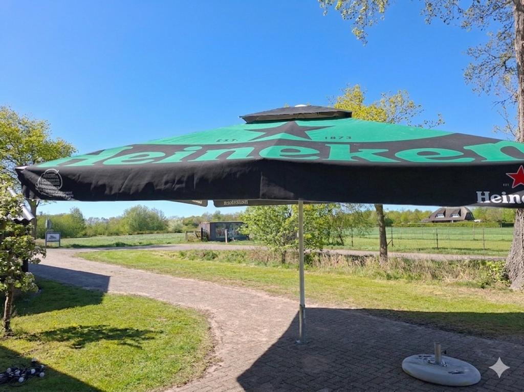 Grote heineken horeca parasols 5x5 zo goed als nieuw, Ophalen, Zo goed als nieuw, Meer dan 4 meter, Overige typen