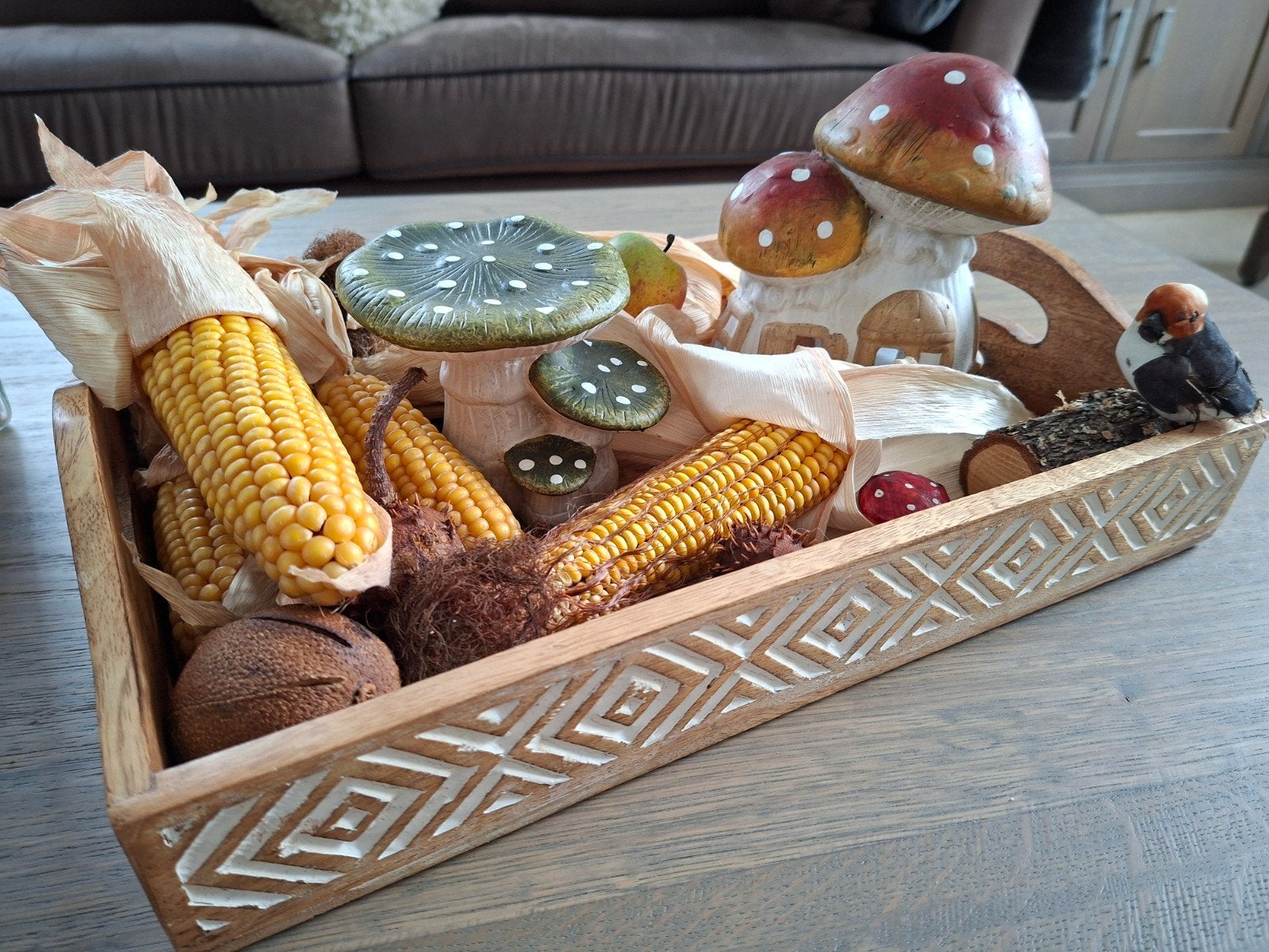 Herfstdecoratie houtendienblad gevuld paddestoelen maïskolve, Nieuw, Ophalen of Verzenden, Overige typen, Rechthoekig