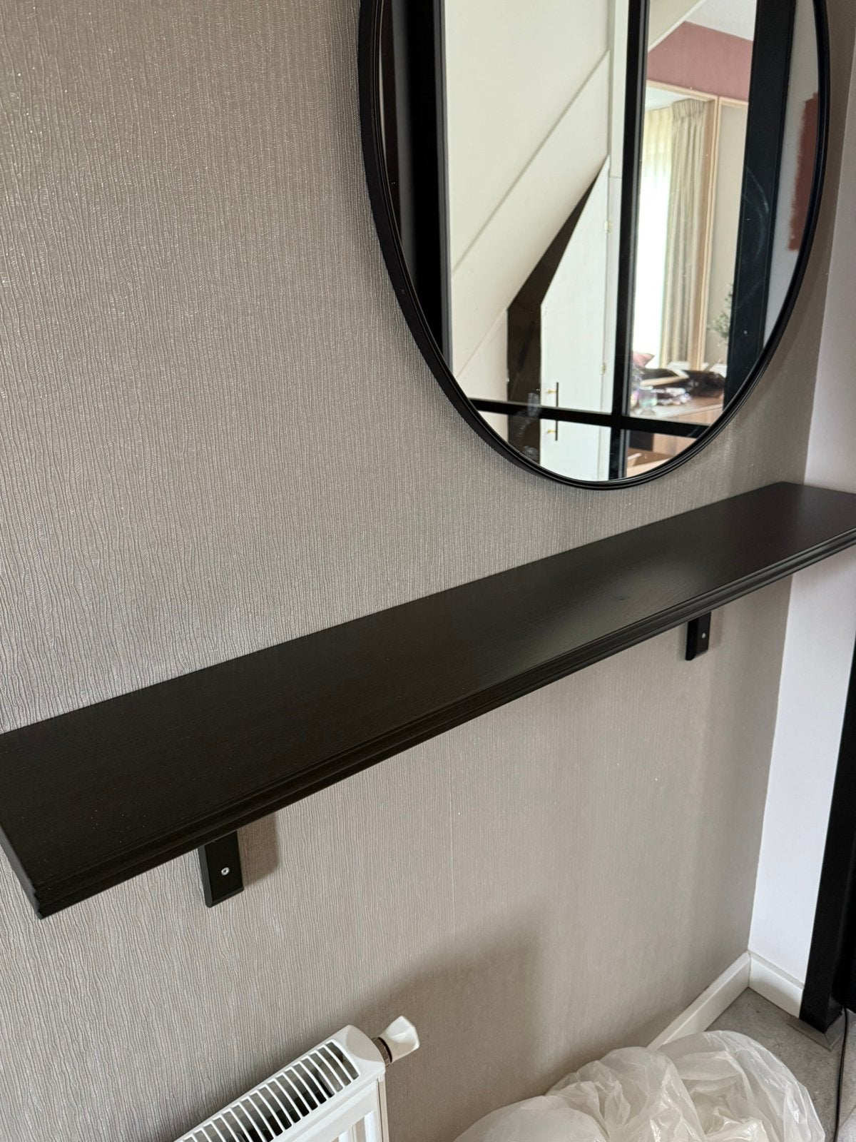 Wandplank met plankdragers ikea zwart, Huis en Inrichting, Woonaccessoires | Wandplanken en Boekenplanken, Ophalen, Zo goed als nieuw