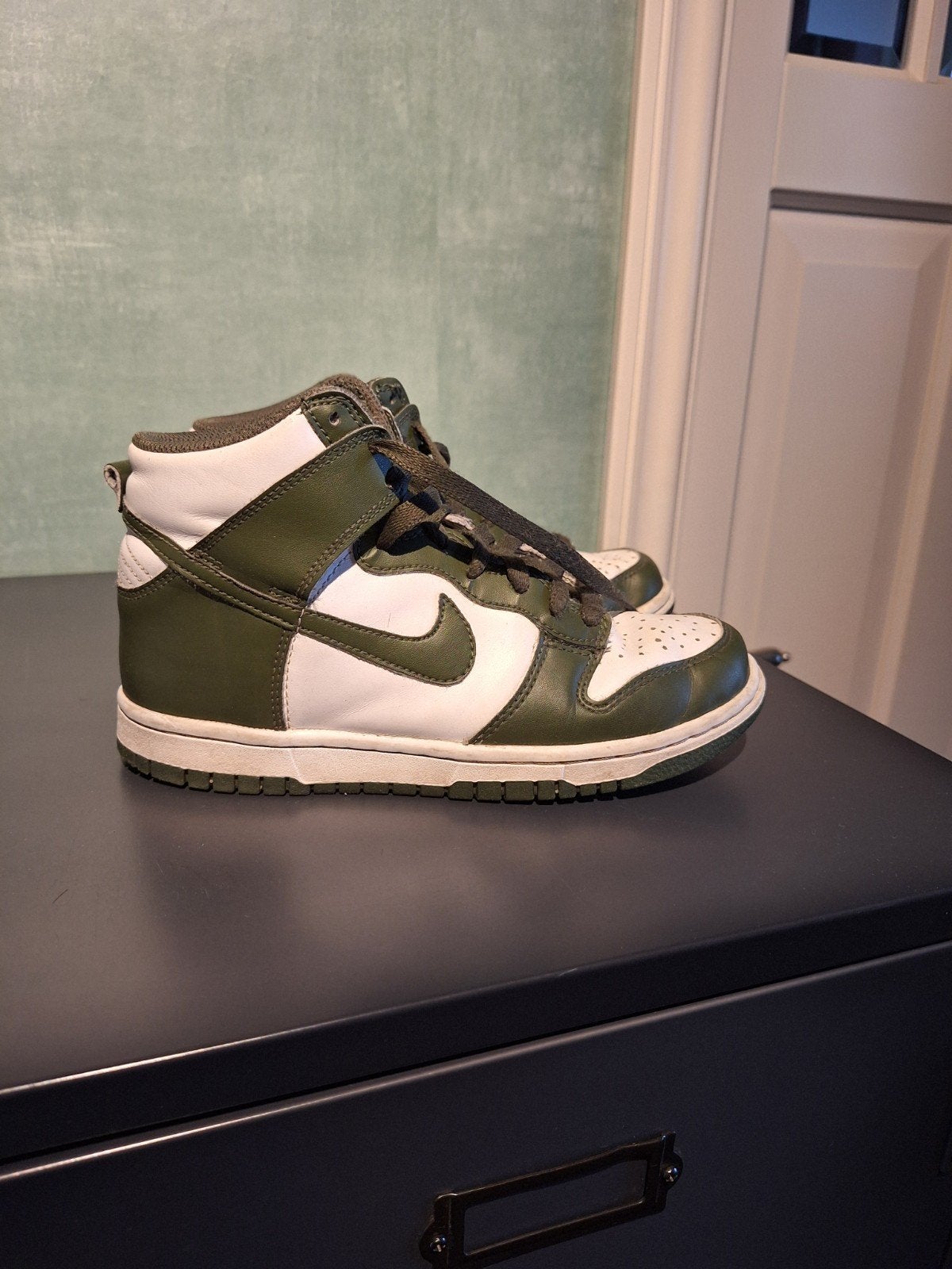 Nike Dunk High 'Cargo Khaki' sneakers - Maat 36.5, Gebruikt, Jongen of Meisje, Schoenen, Ophalen of Verzenden