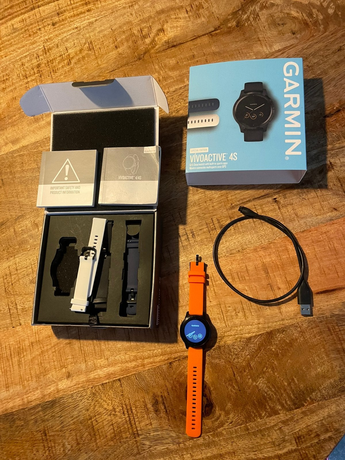 Garmin Vivoactive 4 S  special efdition, Ophalen of Verzenden, Zo goed als nieuw