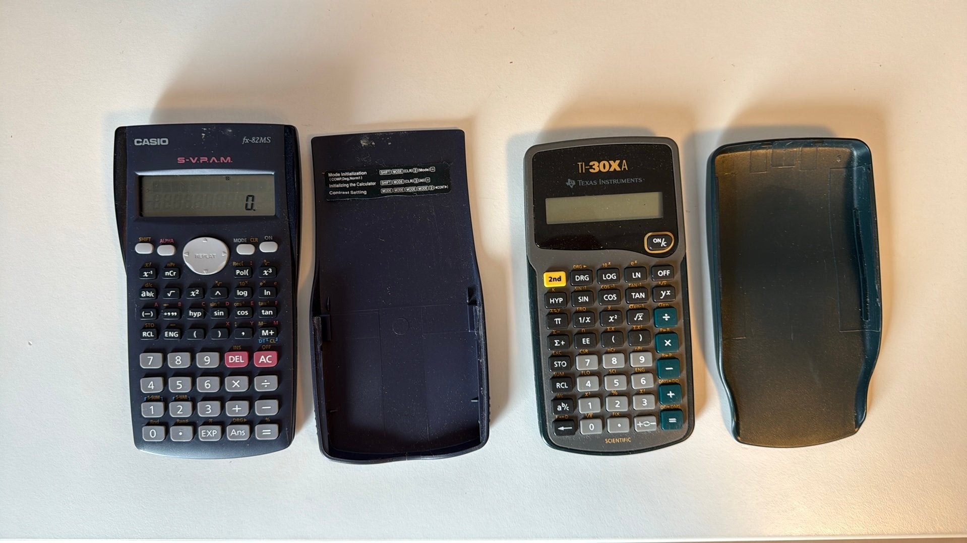 Casio FX-82MS en Texas Instruments TI-30Xa, Ophalen of Verzenden, Zo goed als nieuw