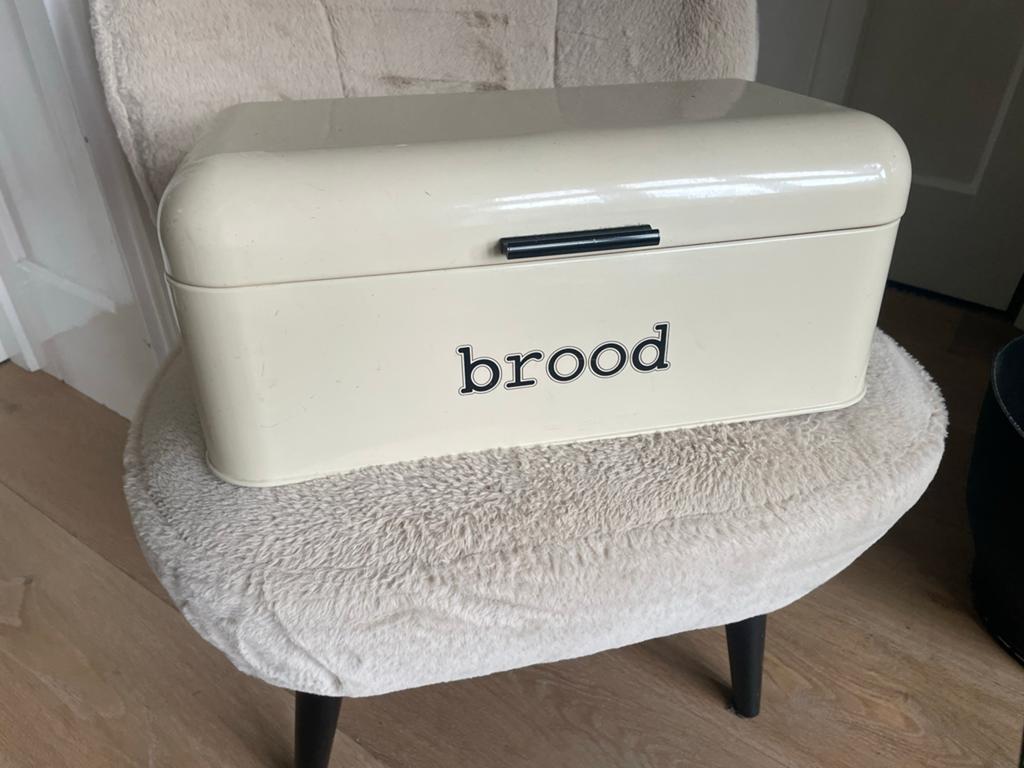 Crèmekleurige broodtrommel met 'brood' opdruk, Beige, Gebruikt, Ophalen of Verzenden, Metaal