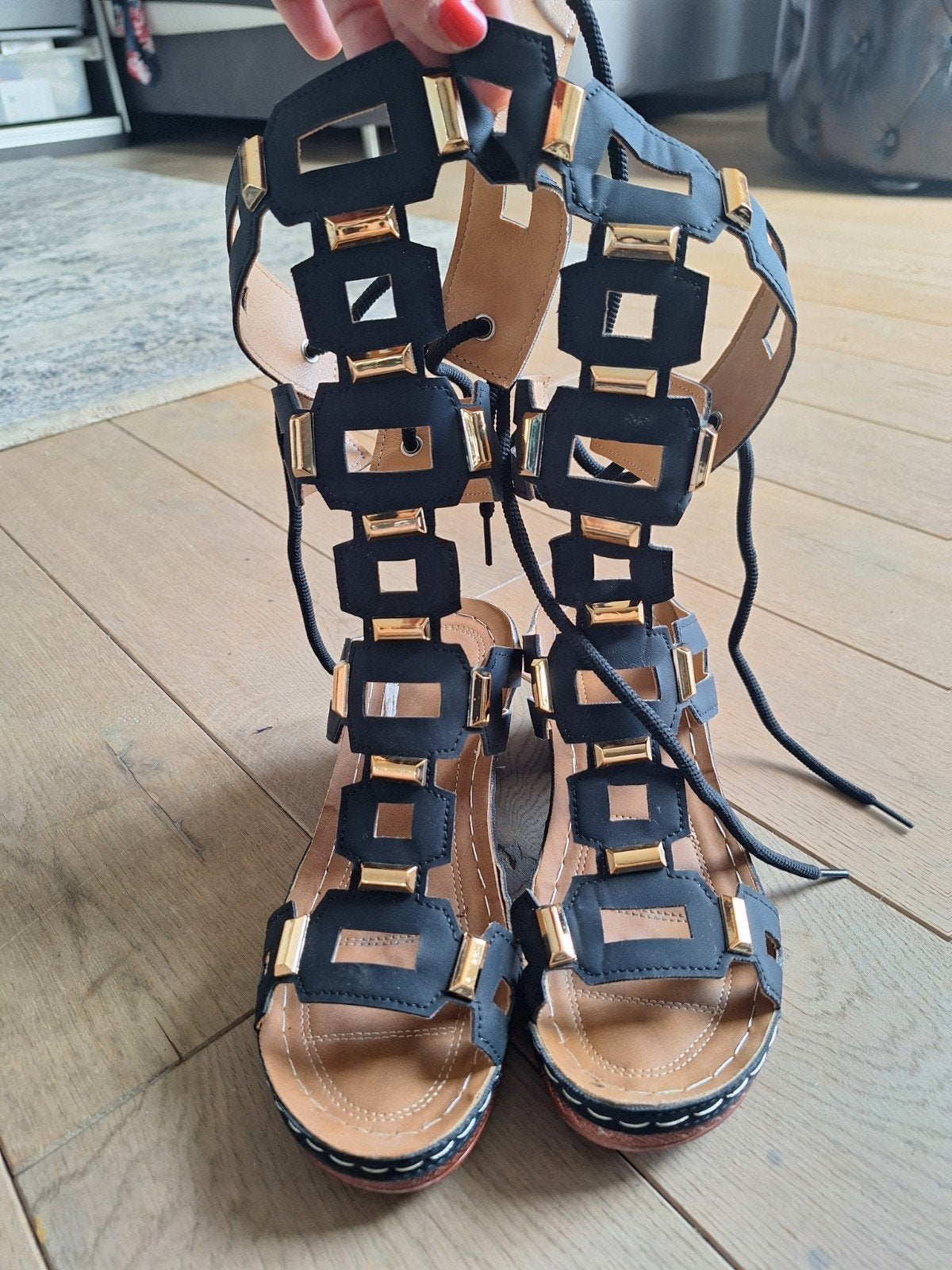 Zwarte gladiator sandalen met gouden details, maat 39, Ophalen of Verzenden