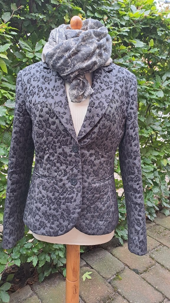 Colbertje zwart brocaat maat 38-40, Maat 38/40 (M), H&M, Zwart, Ophalen of Verzenden