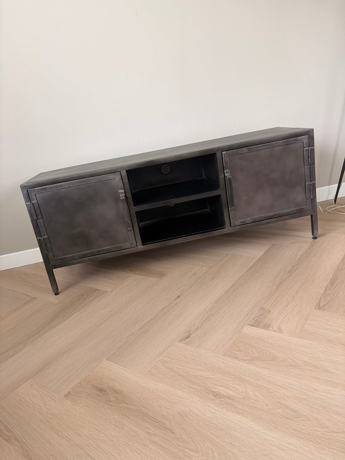Stalen tv kast, Ophalen, Gebruikt, 100 tot 150 cm, Minder dan 100 cm