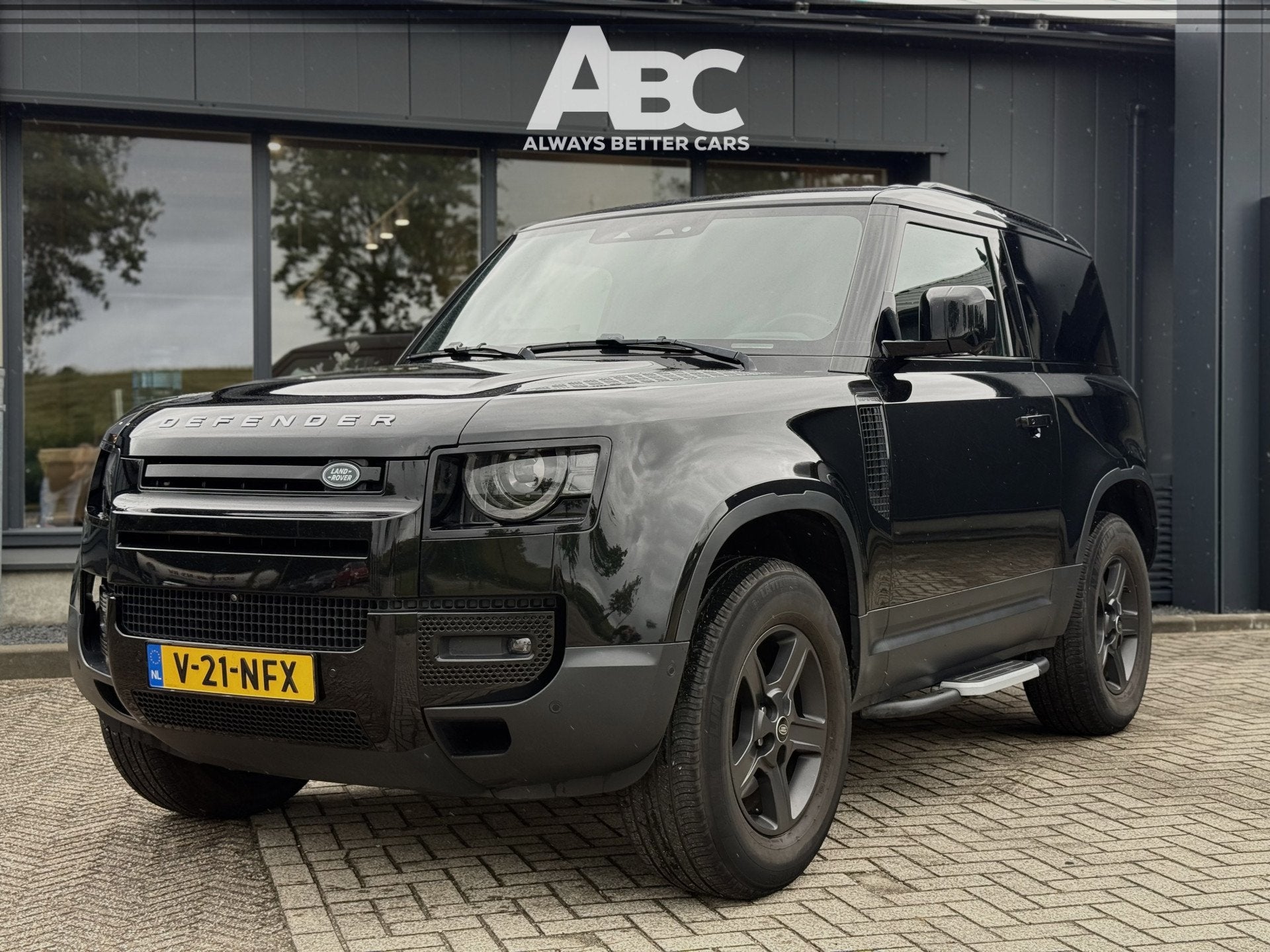 Land Rover Defender 3.0 D200 90 MHEV SE BTW (bj 2022), Auto's, Automaat, Automatische klimaatregeling, Euro 6, Zwart