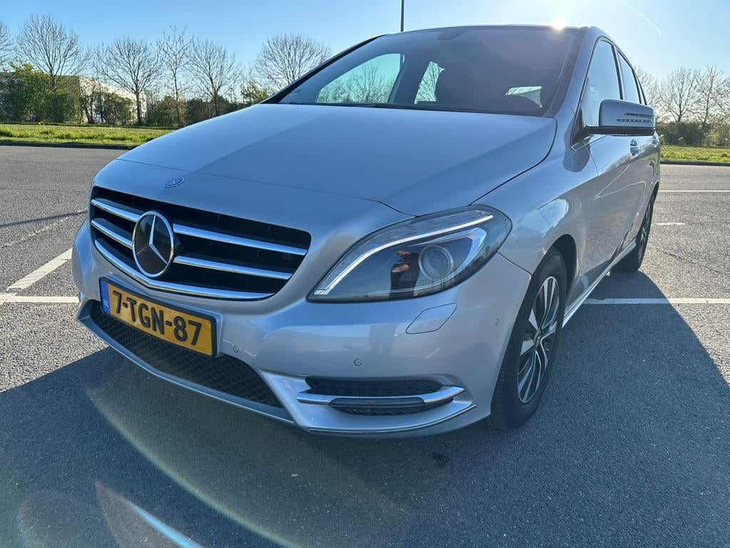 Mercedes-Benz B-Klasse 1.6 B180 5DRS BE Dct7 2014 Grijs, 1325 kg, Zwart, 4 cilinders, 122 pk