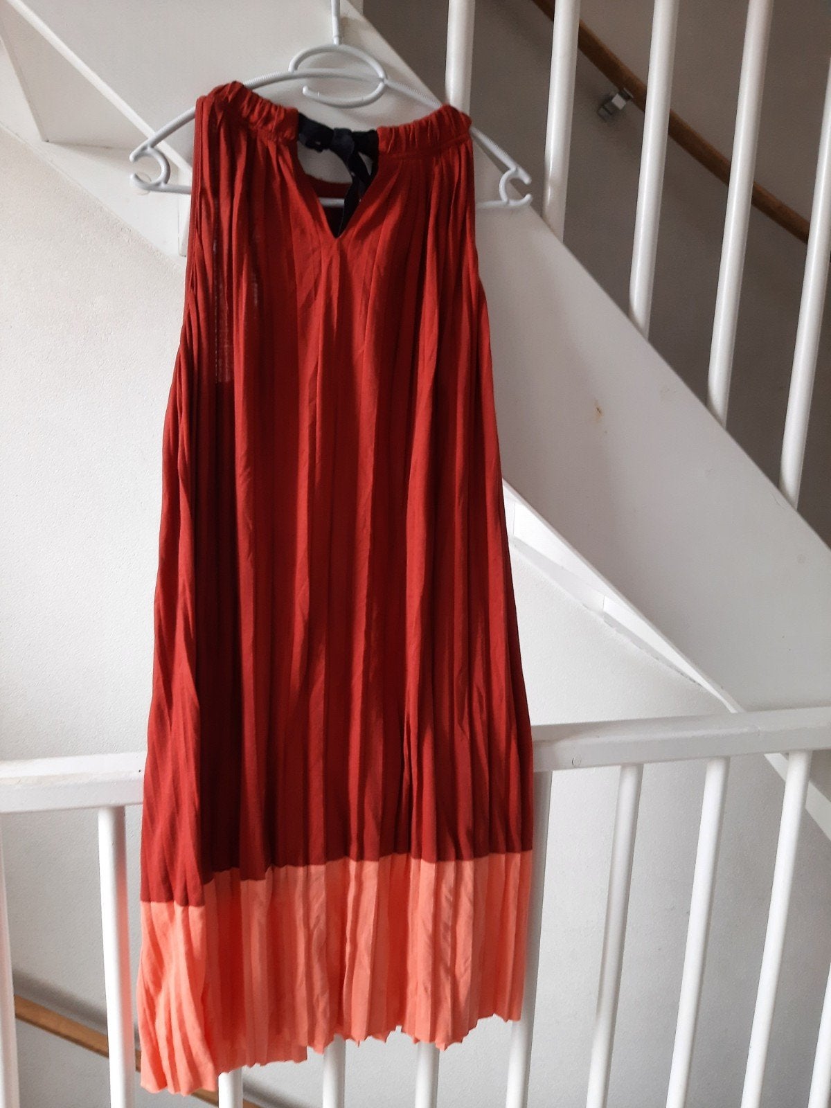 Zomerse jurk met plooien - Oranje/Rood nieuw, Maat 38/40 (M), Oranje, Ophalen of Verzenden, Onbekend
