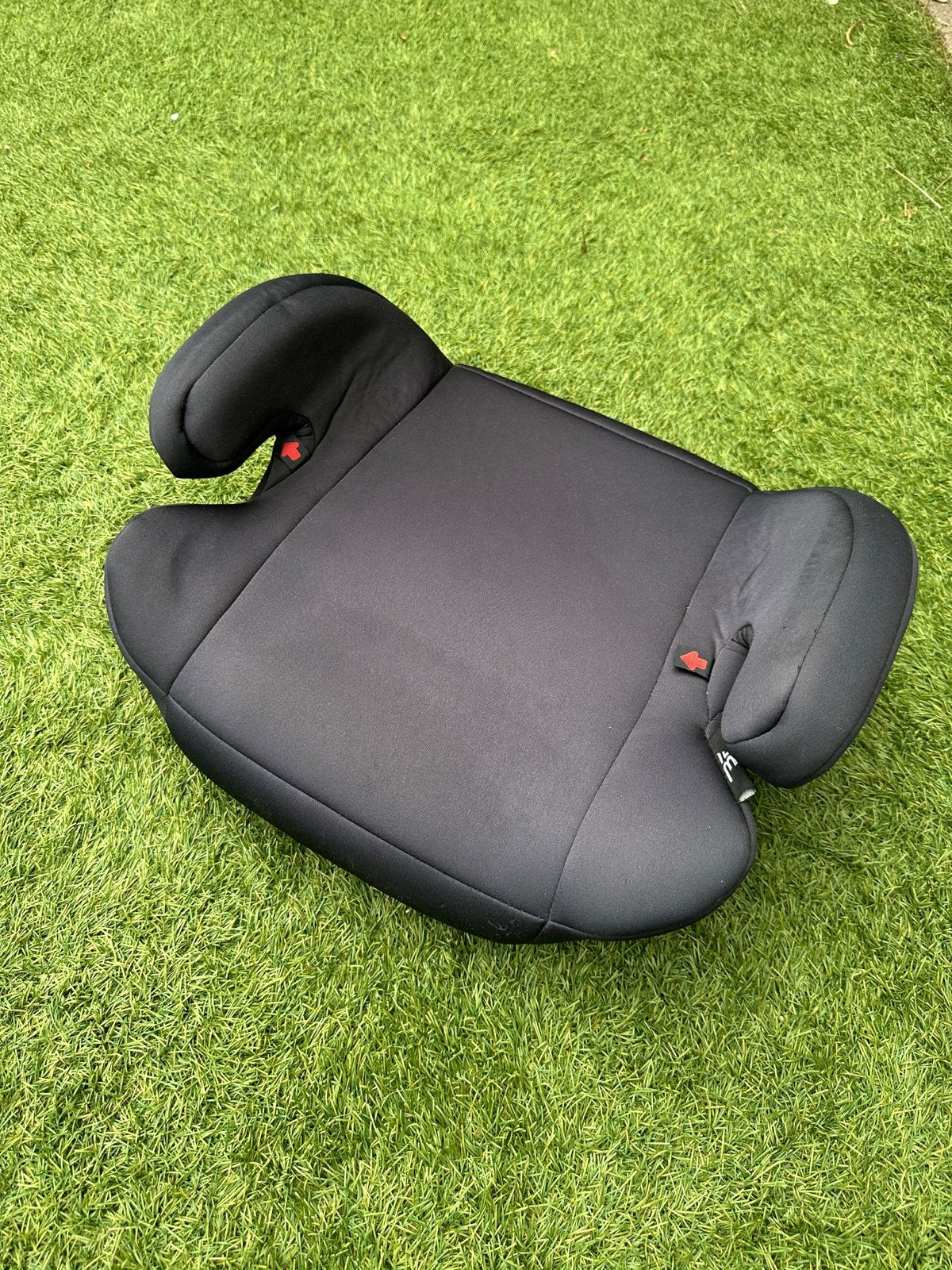 Zwarte autostoelverhoger, zo goed als nieuw, Kinderen en Baby's, Autogordel, 15 t/m 36 kg, Zo goed als nieuw, Ophalen