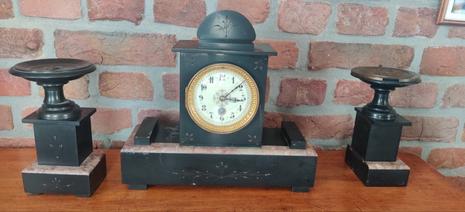 Antieke pendule met marmeren sokkel en ornamenten, Antiek en Kunst, Antiek | Klokken, Ophalen