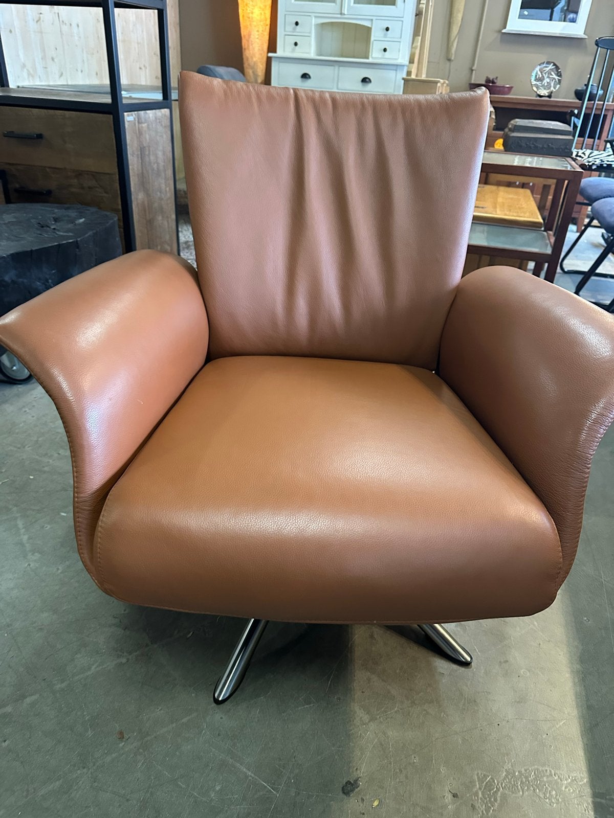 fauteuil - Cognac kleur - Draaibaar, C, Leer, Ophalen of Verzenden, Zo goed als nieuw