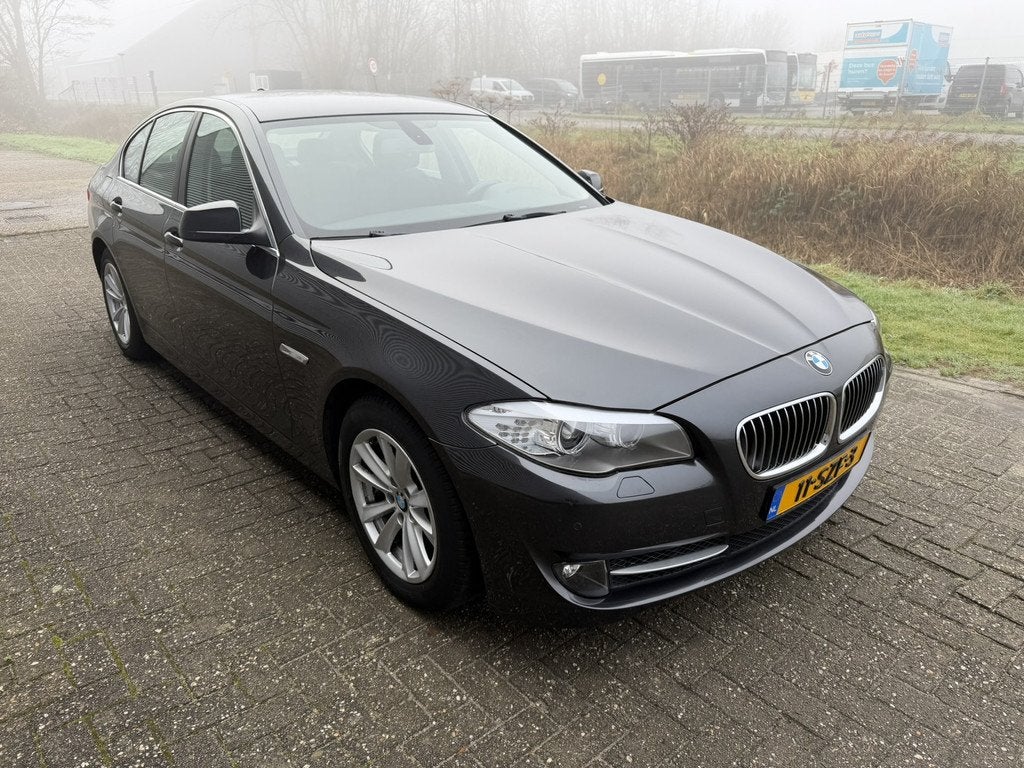 BMW 5 Serie 520i Executive Automaat alleen Export / Handel L, Auto's, BMW, Euro 5, Achterwielaandrijving, Gebruikt, 4 cilinders